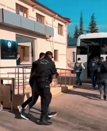 konyada-medyum-dolandiriciligina-operasyon-11-tutuklama-RcjpGVss.jpg