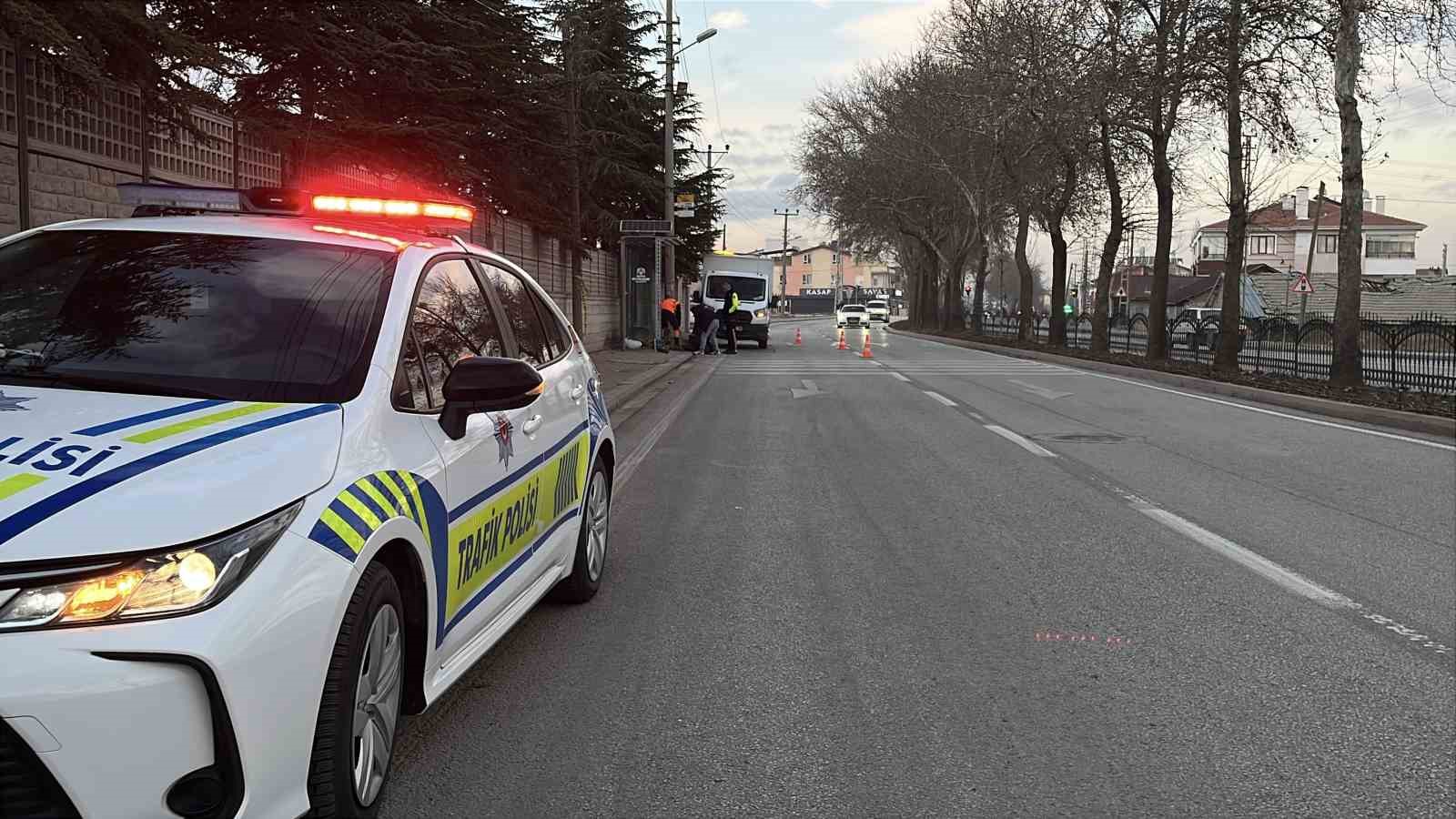 konyada motosiklet otobus duragina carpti 1 olu 1