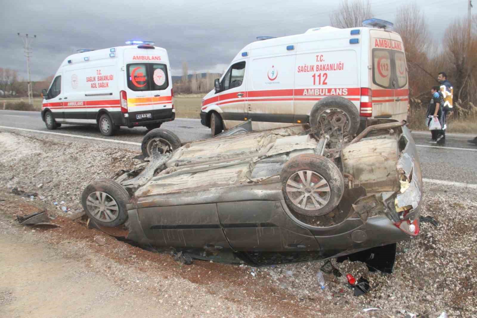 konyada otomobil devrildi 6 kisi yaralandi 1 O9TaaDRu