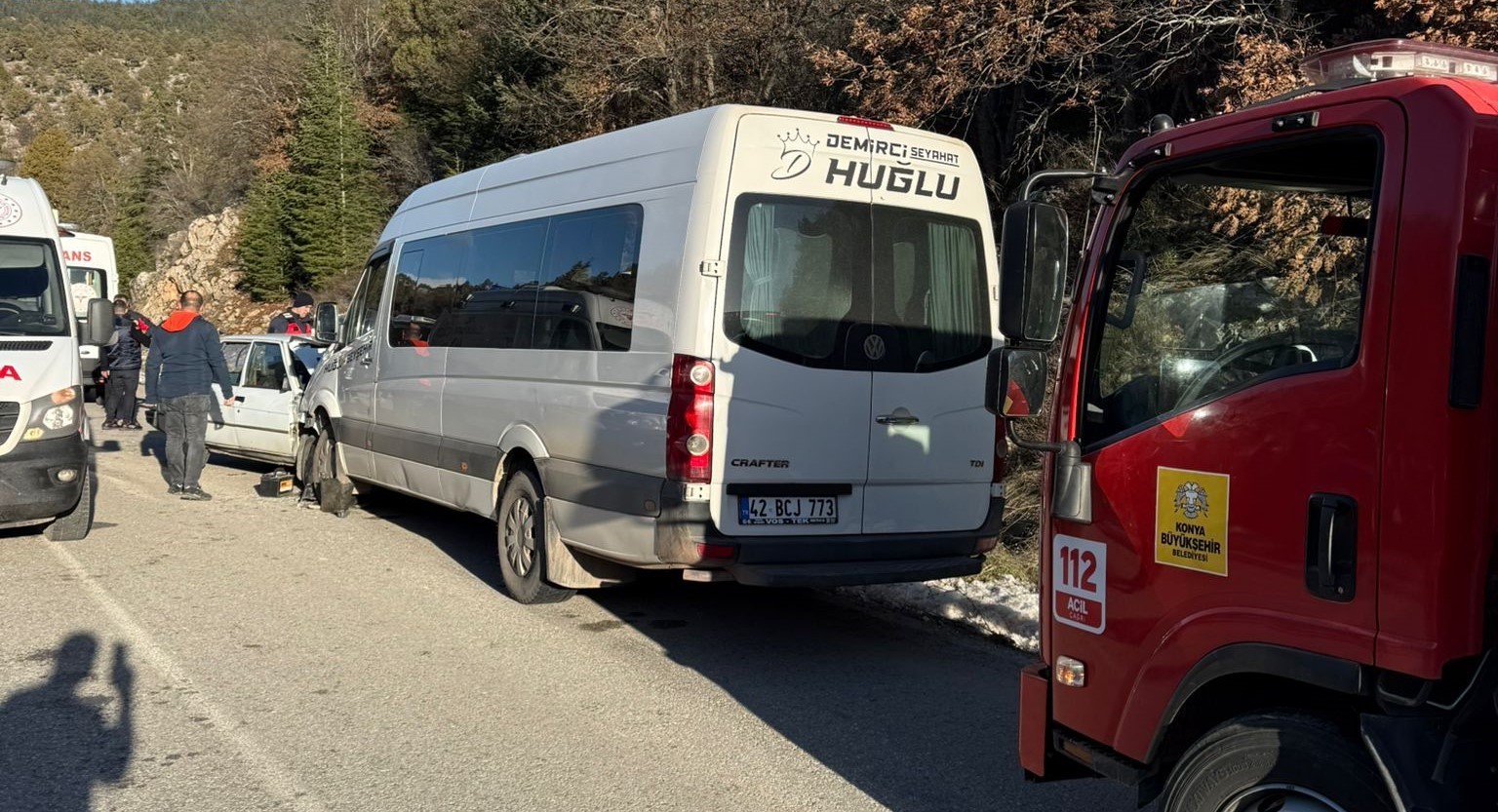 konyada otomobil ile yolcu minibusu carpisti 1 olu 1 yarali 2 DJkbXn4O