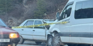 konyada-otomobil-ile-yolcu-minibusu-carpisti-1-olu-1-yarali-ZigUdL7x.jpg