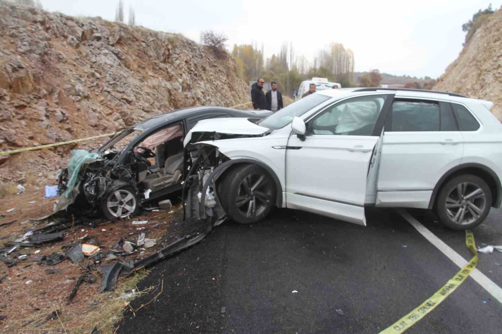 konyada otomobiller carpisti 1 olu 3 yarali 1 cbMp5YBQ