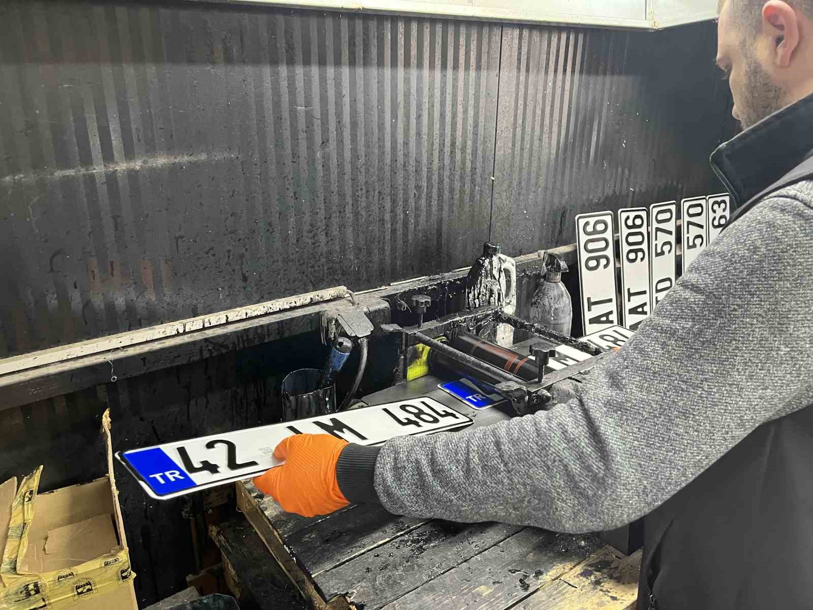 konyada plaka basim yogunlugu devam ediyor 2 apNuNiW8