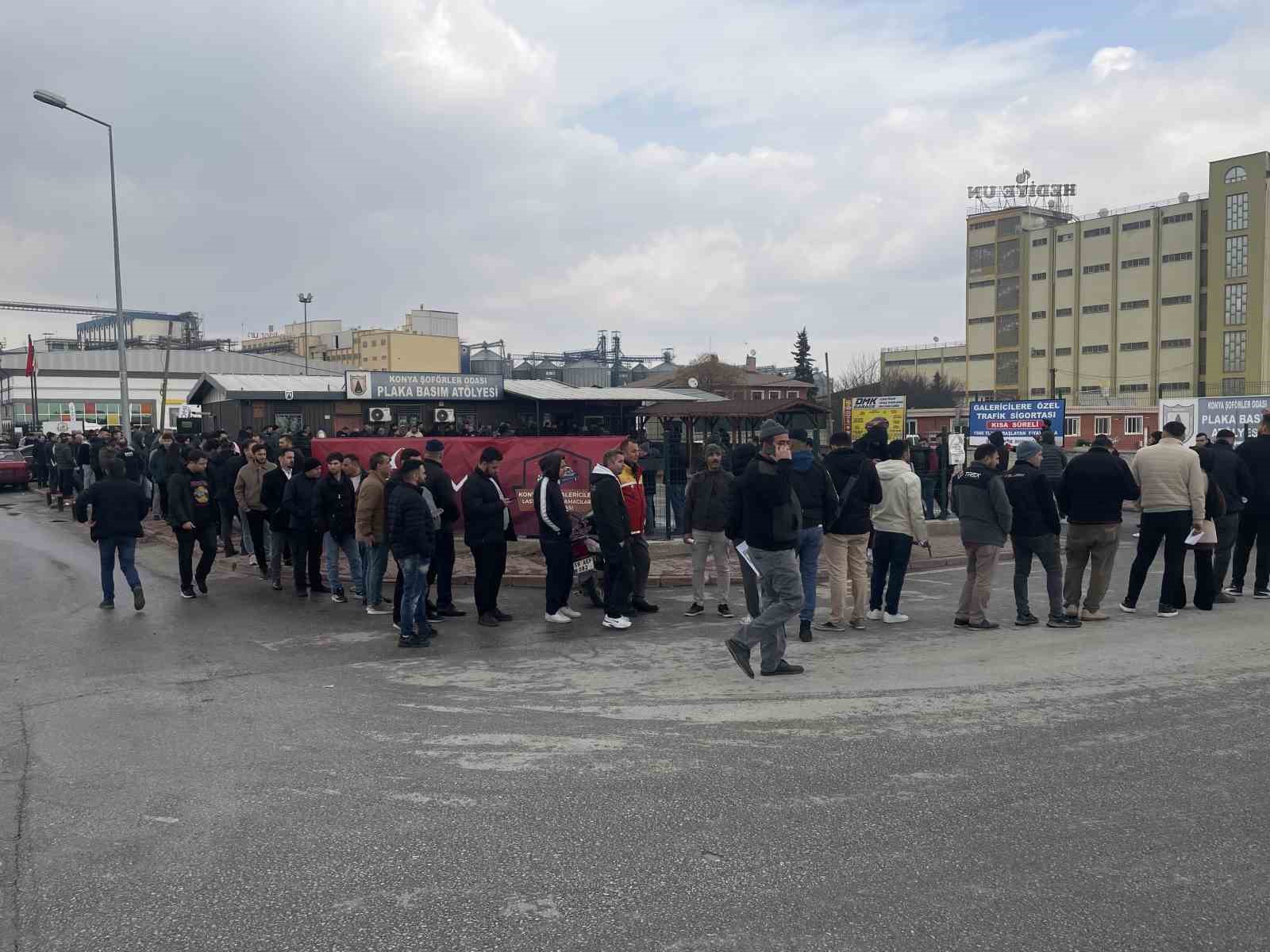 konyada plaka degistirme kuyrugu 2 JkBQtn31