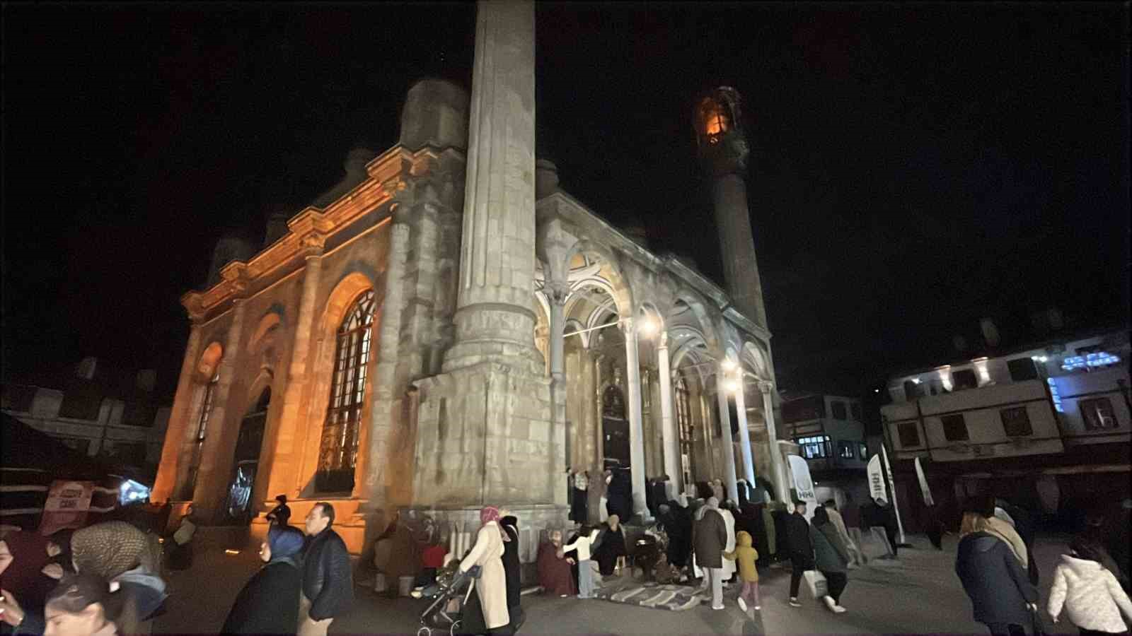konyada ramazan ayinin son teravihinde camiler doldu 1 lgpdpRbP