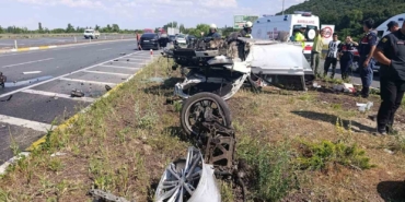 konyada-refuje-carpan-otomobil-hurdaya-dondu-3-yarali-TMgGkvPc.jpg