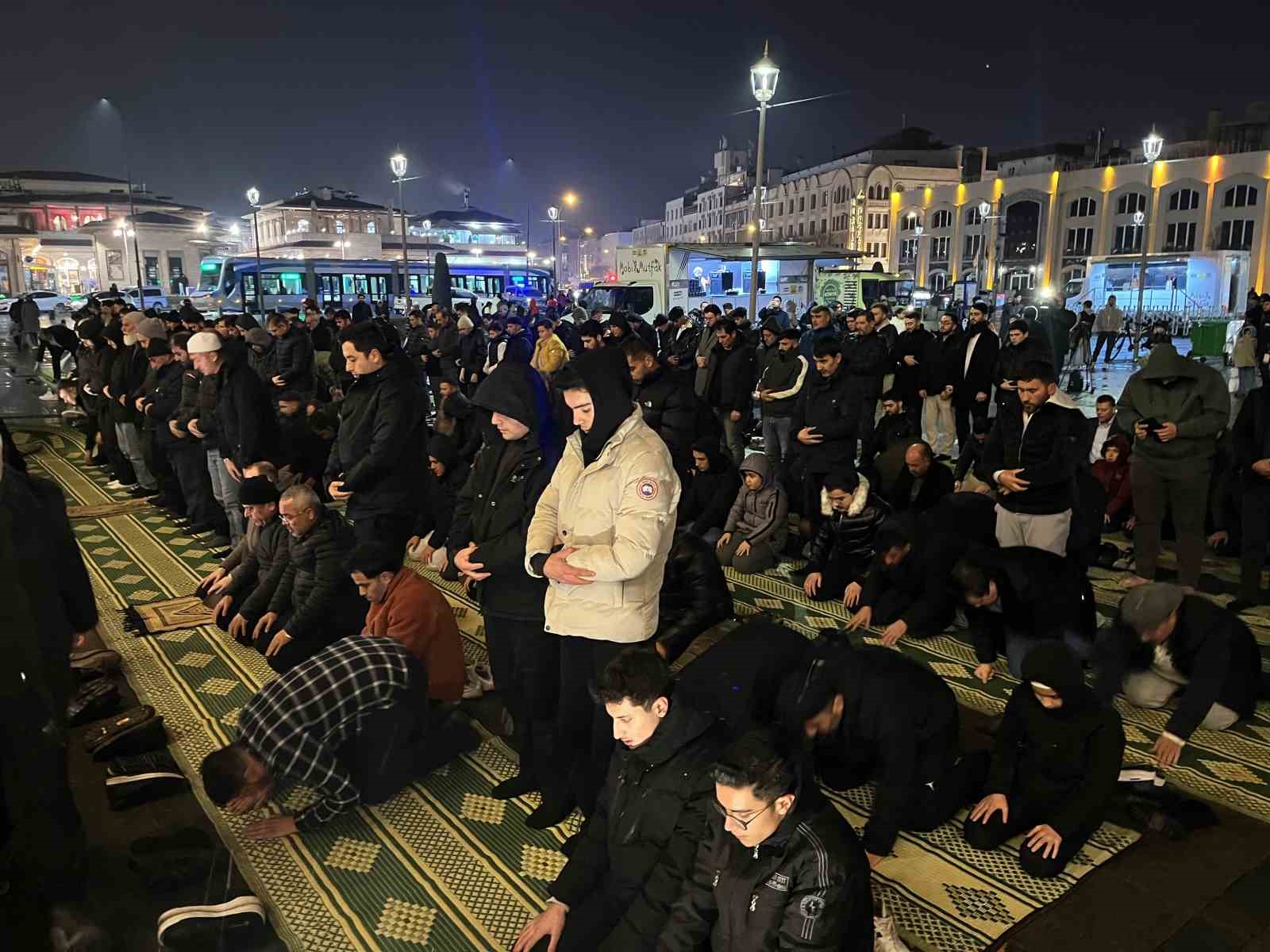 konyada regaib kandilinde eller semaya acildi 1 CufHMh72