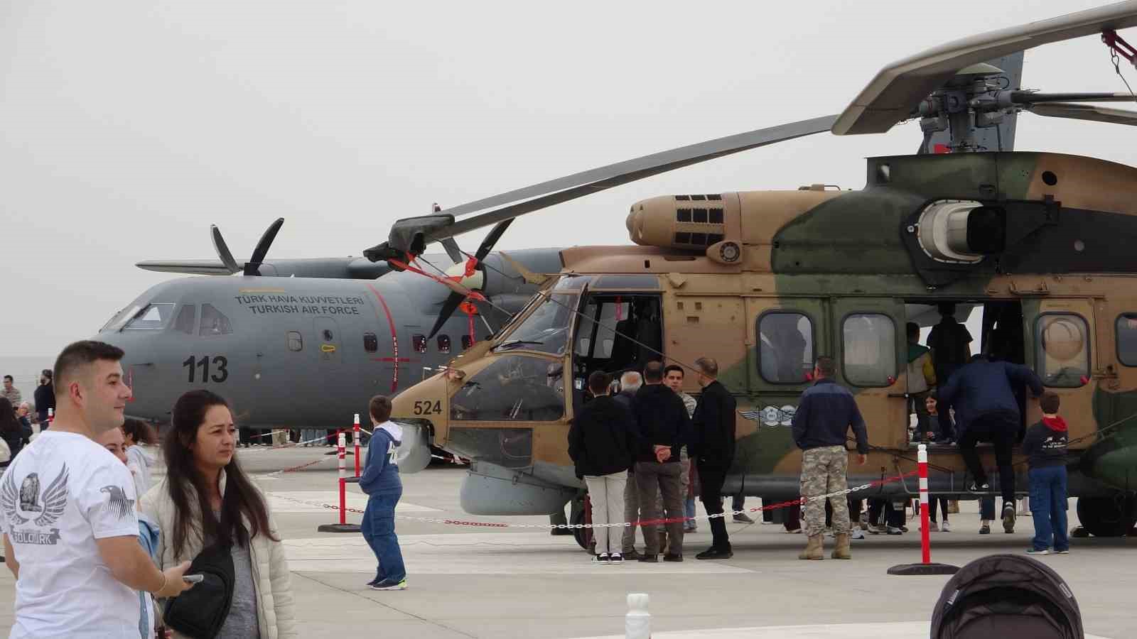 konyada soloturk ve turk yildizlarindan ogrencilere 23 nisan gosterisi 4 AZASjfJl