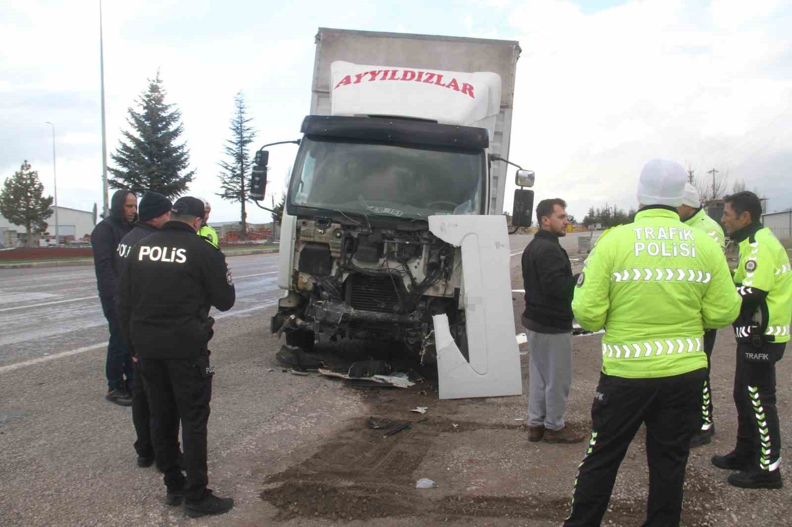 konyada trafik kazalari 7 yarali 2 zhjNQr2l
