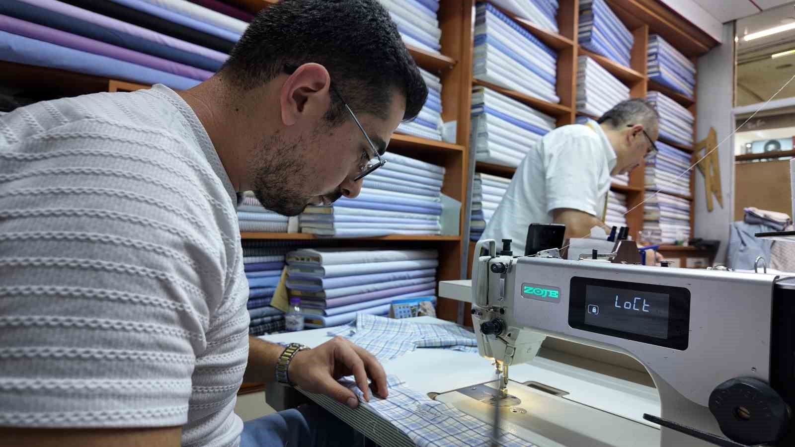 konyada uc kusaktir desen desen gomlek dikiyorlar 0 pL4iAjXY