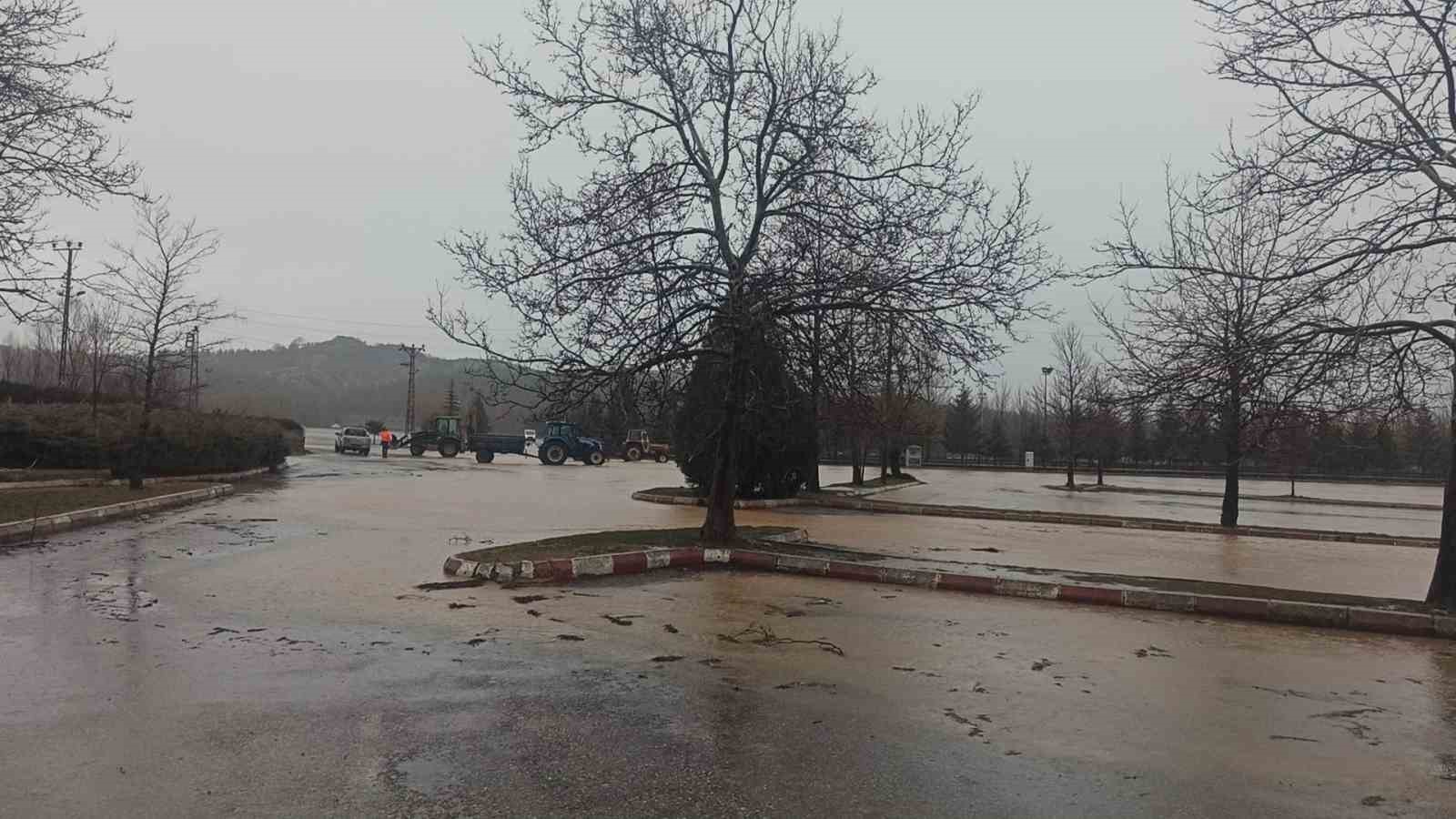 konyada yagis sonrasi sel dereleri tasirdi 2 eqG5Vra2