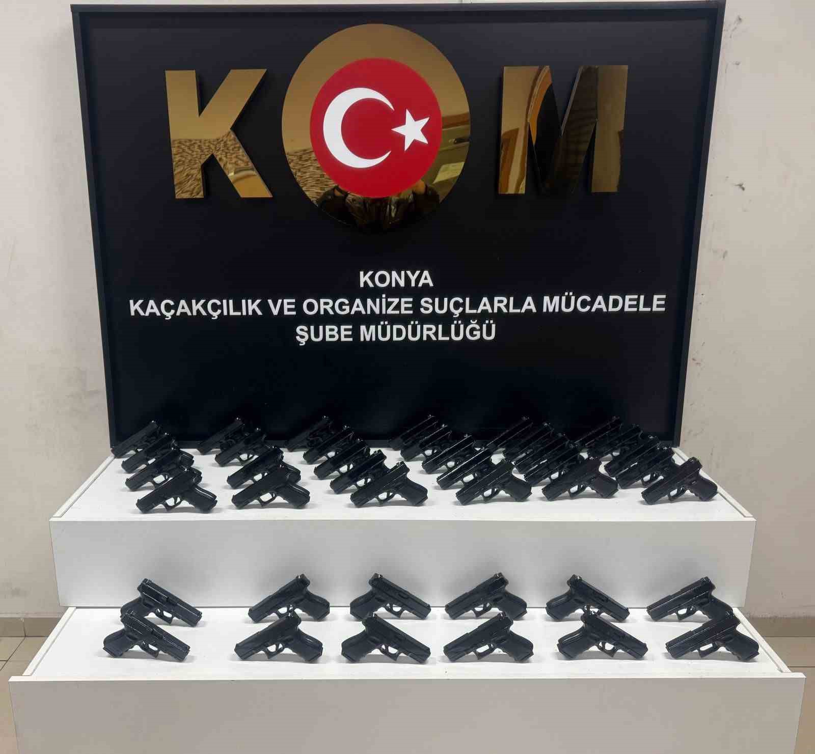 konyada yuzlerce silah ve silah parcasi ele gecirildi 0 z6gUnCGw