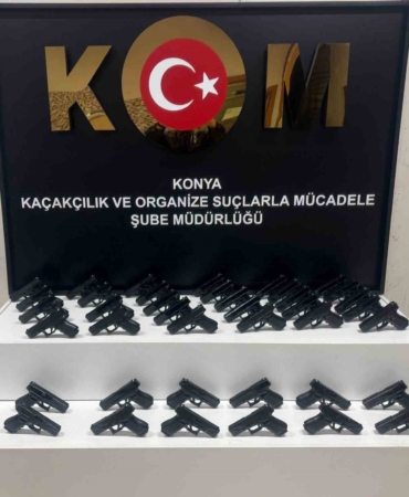 konyada-yuzlerce-silah-ve-silah-parcasi-ele-gecirildi-DhhanewQ.jpg