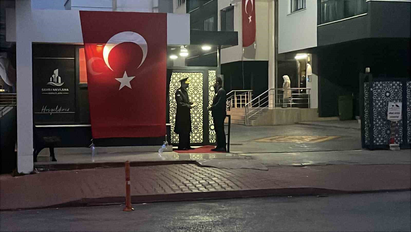 Konyalı şehidin acı haberi ailesine ulaştı 6 konyali sehidin aci haberi ailesine ulasti 2 99vYgKW6