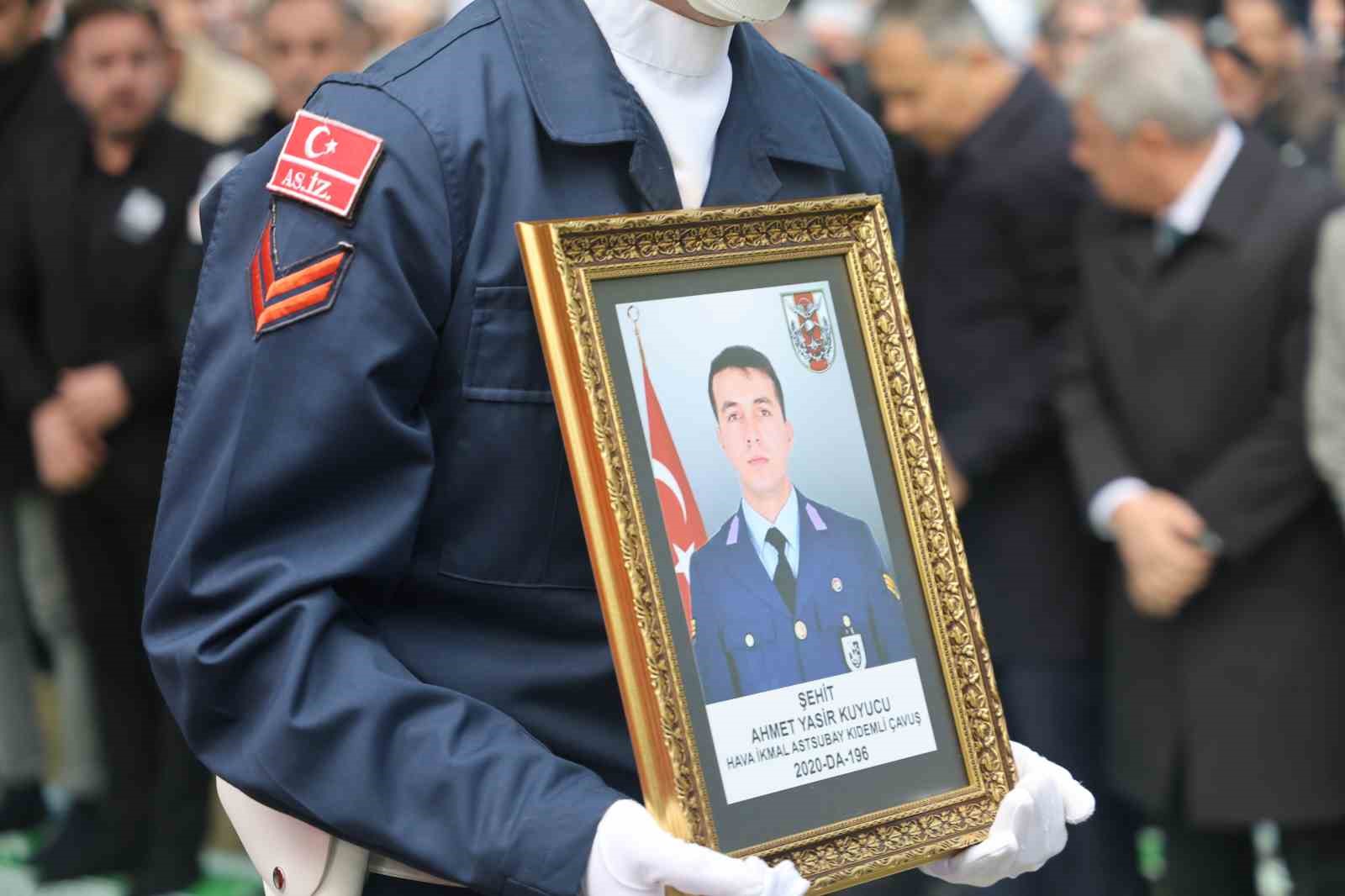 Konyalı şehit Ahmet Yasir Kuyucu son yolculuğuna uğurlandı 11 konyali sehit ahmet yasir kuyucu son yolculuguna ugurlandi 7 mSQZFwGB