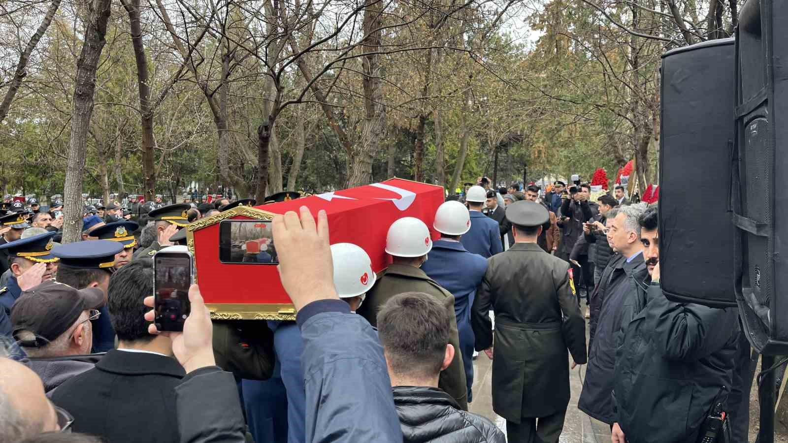 konyali sehit uzman cavus selman akarsel son yolculuguna ugurlandi 1 AdPNvNI7