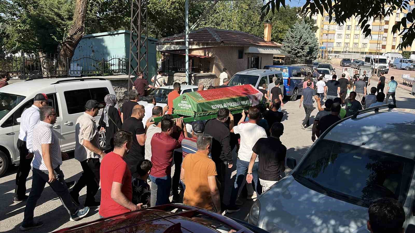 konyanin kirmizili kadini son yolculuguna ugurlandi 2 nh6dzEVk
