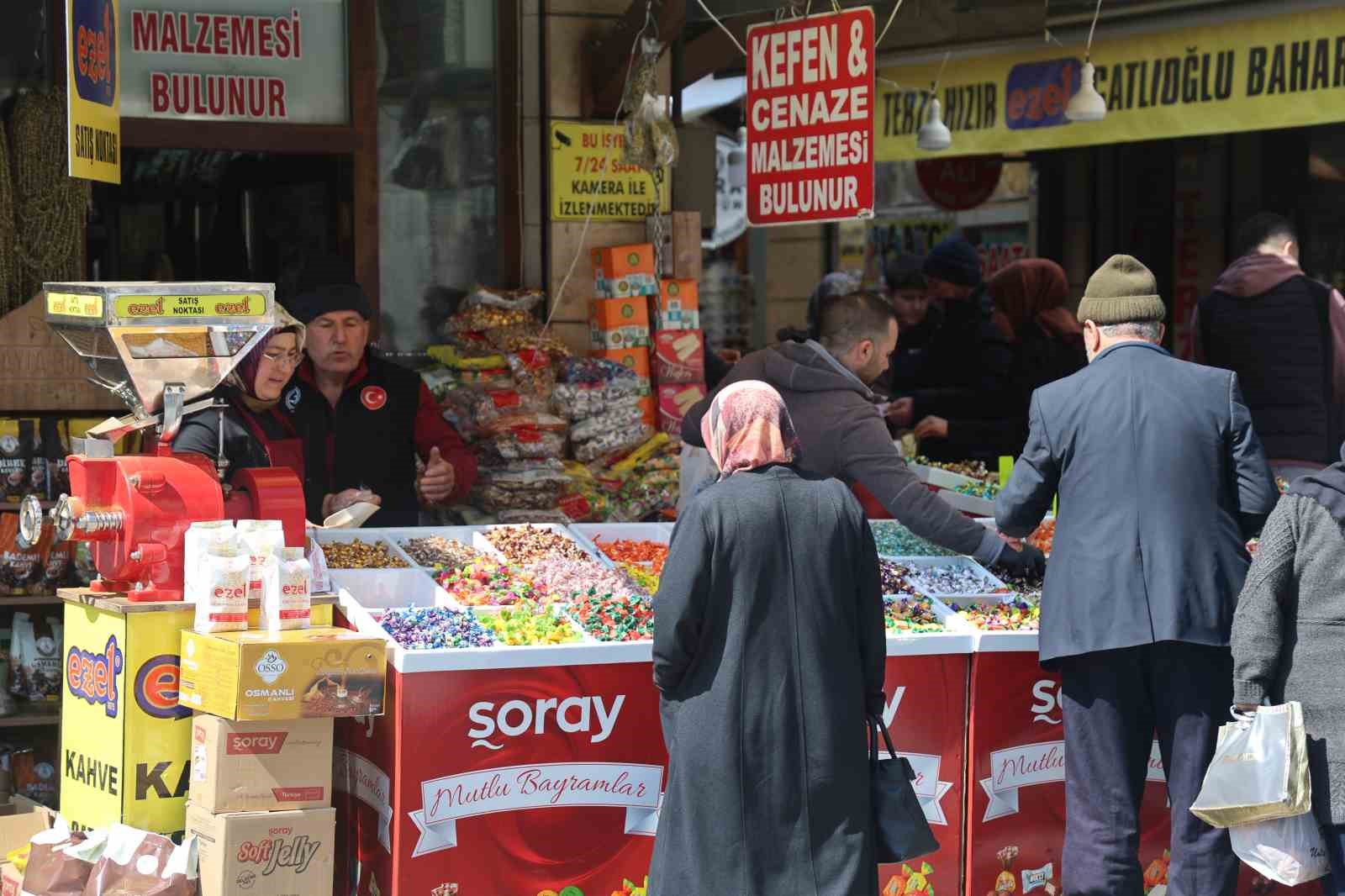 Konya’nın Tarihi Bedesten Çarşısı’nda bayram yoğunluğu 5 konyanin tarihi bedesten carsisinda bayram yogunlugu 1 4WQT7vmv