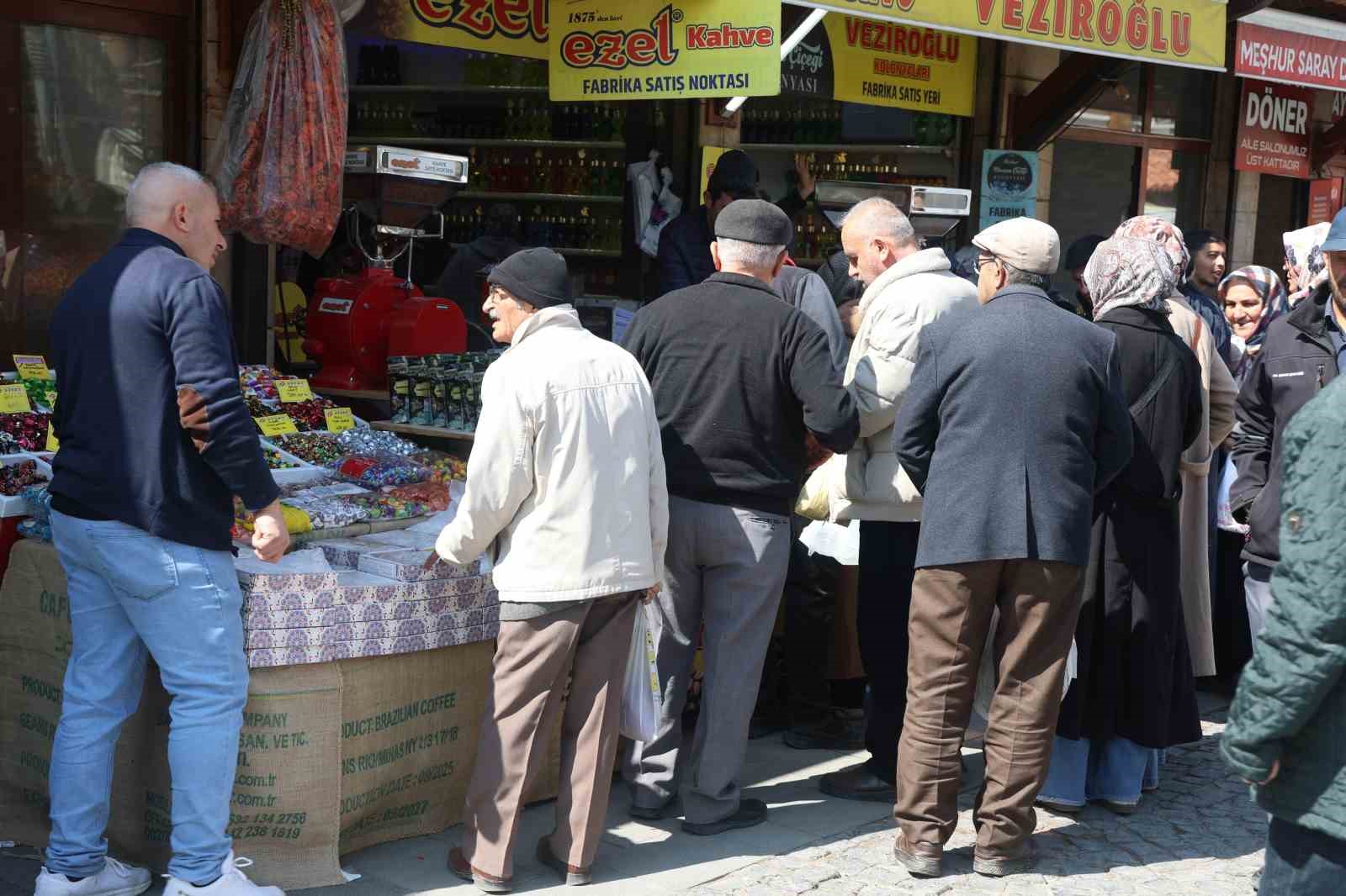 Konya’nın Tarihi Bedesten Çarşısı’nda bayram yoğunluğu 7 konyanin tarihi bedesten carsisinda bayram yogunlugu 3 DMeWQmhB