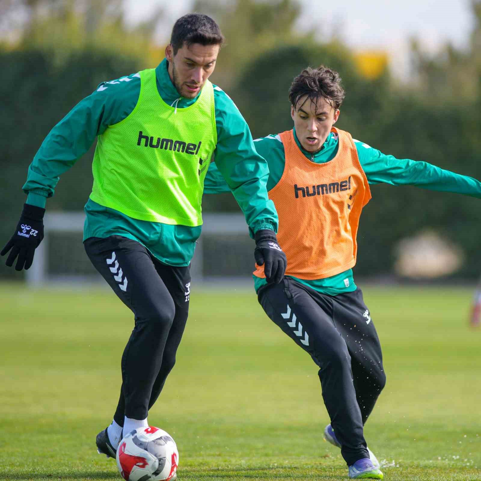 konyaspor antalyaspor macinin hazirliklarini surduruyor 0 auDcOpaz