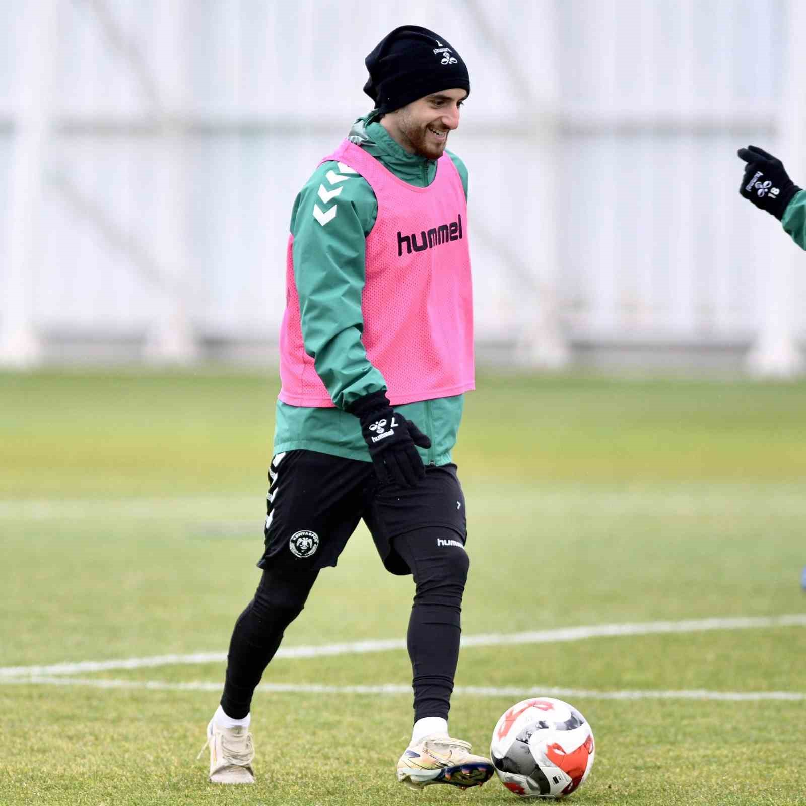 konyaspor basaksehir maci hazirliklarini surduruyor 2 HZENVsS6
