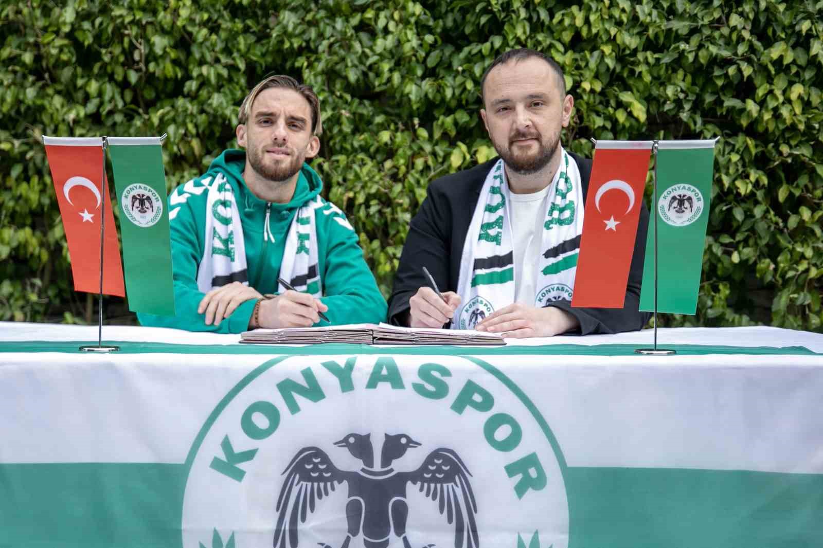 konyaspor berkan kutlu ile sozlesme imzaladi 1 Kh5sb4Iv