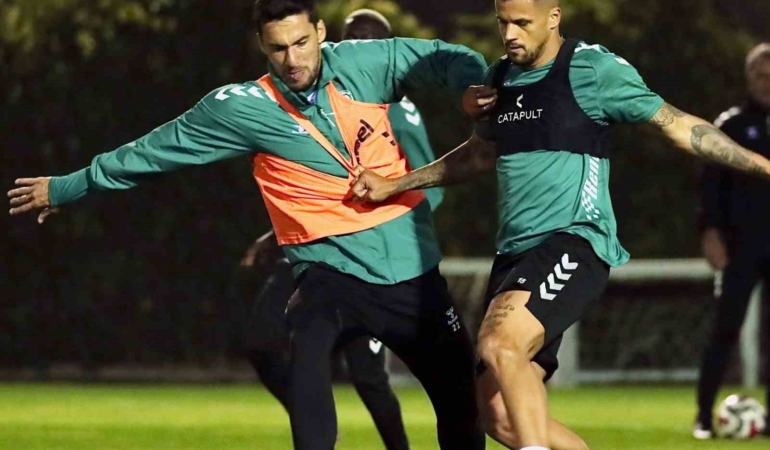 konyaspor-besiktas-macinin-hazirliklarini-surdurdu-lgfk5l9x.jpg