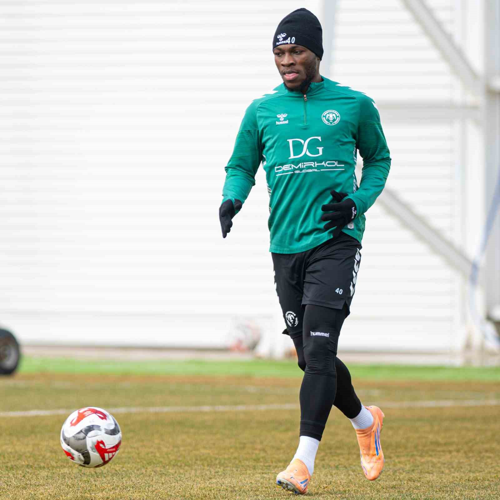 konyaspor besiktas macinin hazirliklarini surduruyor 2 5iuBfviO