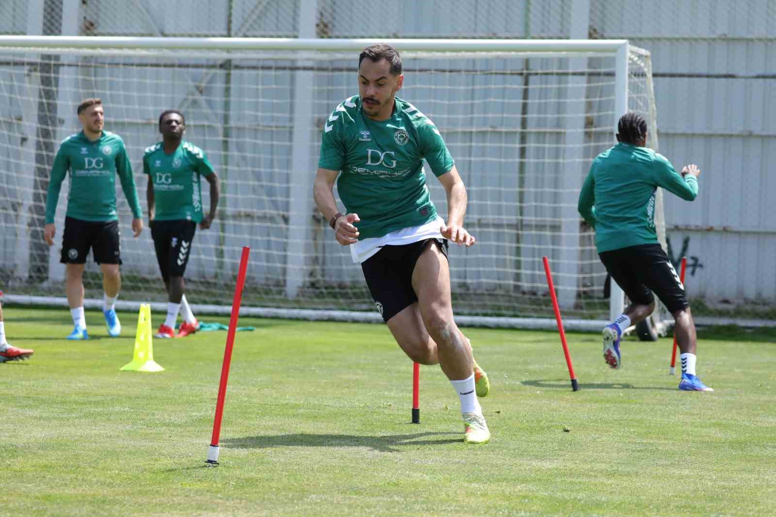 Konyaspor, Çaykur Rizespor maçı hazırlıklarını tamamladı 4 konyaspor caykur rizespor maci hazirliklarini tamamladi 0 SbIC3E5P