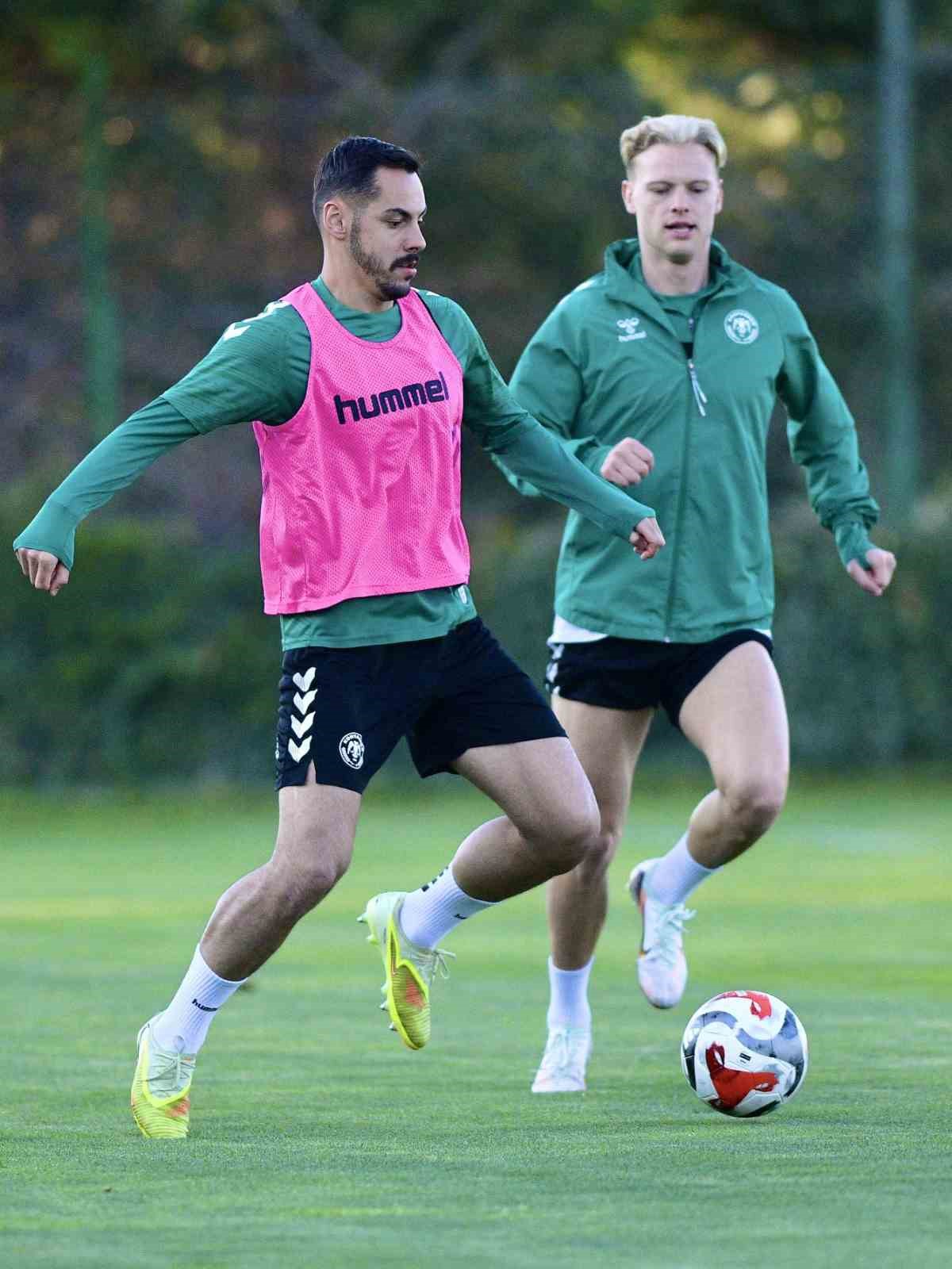 konyaspor fenerbahce macinin hazirliklarina basladi 1 qvugLM3D