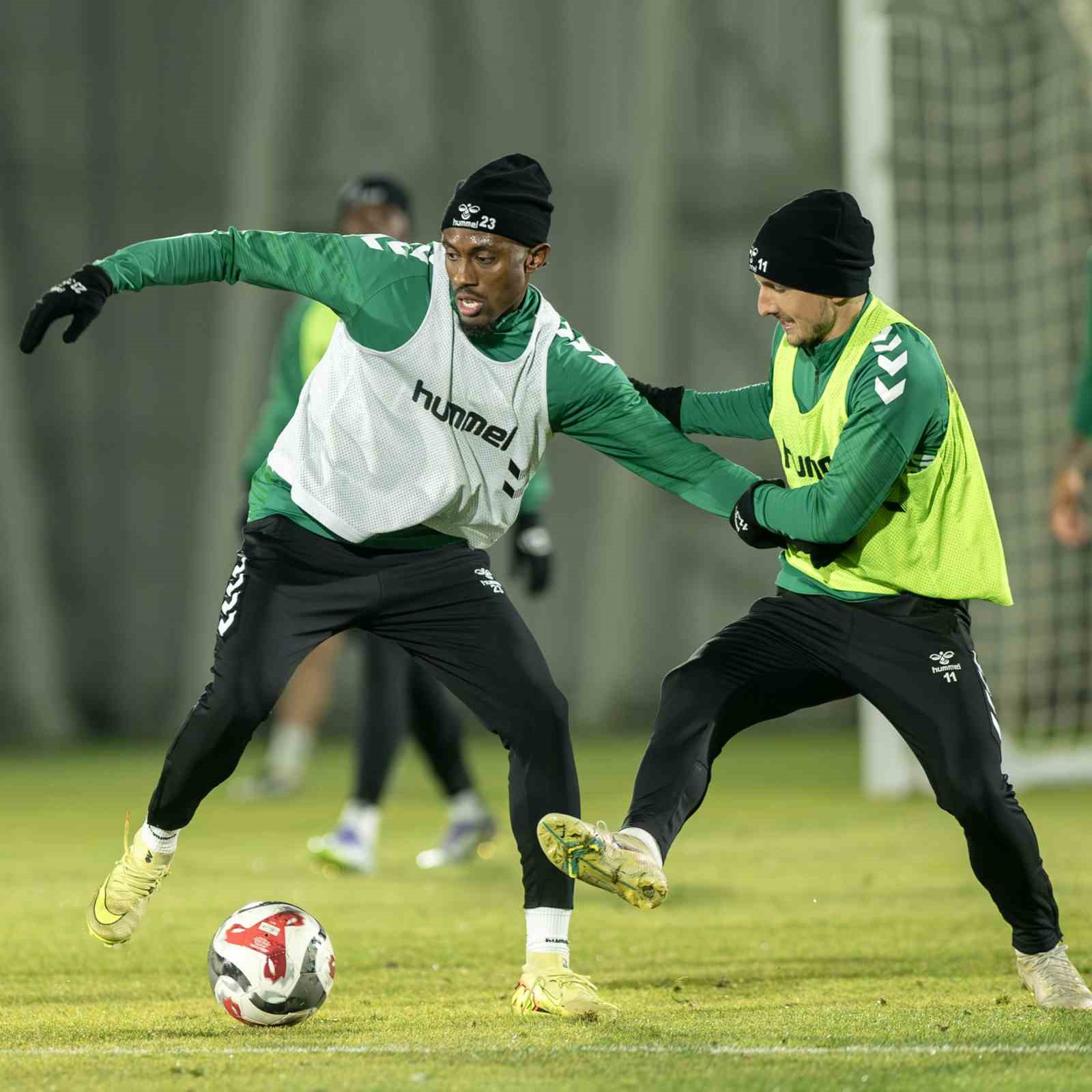 Konyaspor, Fenerbahçe maçının hazırlıklarını sürdürdü 5 konyaspor fenerbahce macinin hazirliklarini surdurdu 1 Gik4tnKq