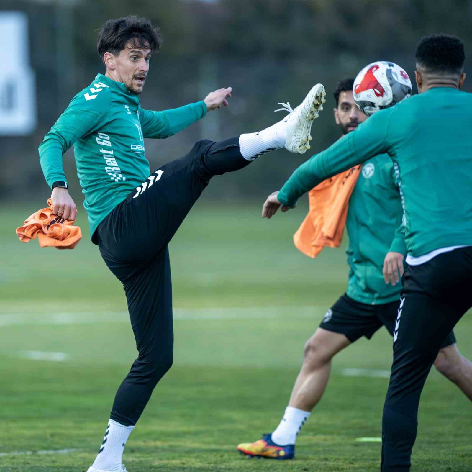 konyaspor galatasaray maci hazirliklarina basladi 1 1AYCLcsS