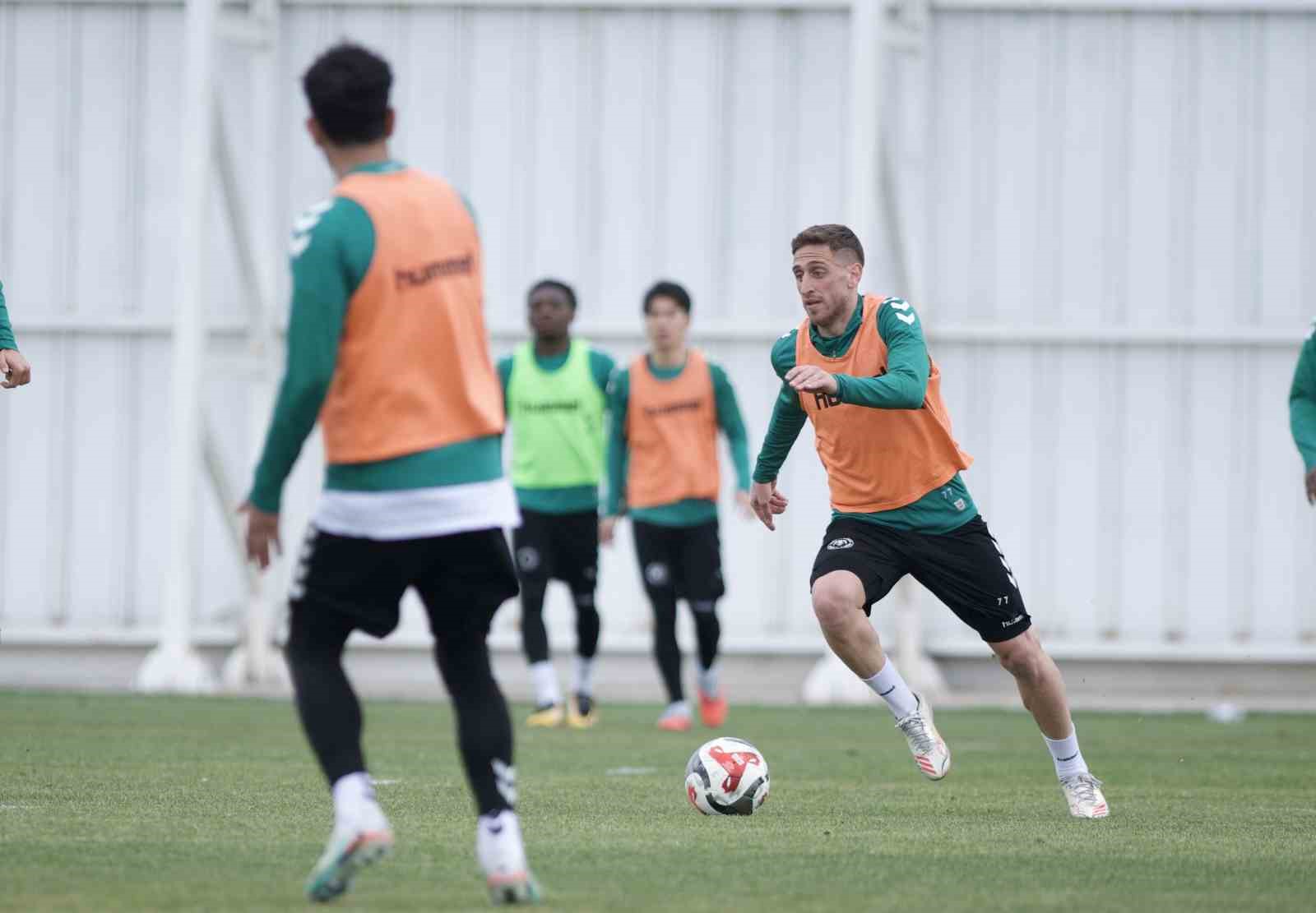 konyaspor galatasaray maci hazirliklarina devam etti 0 ZDBG1duh