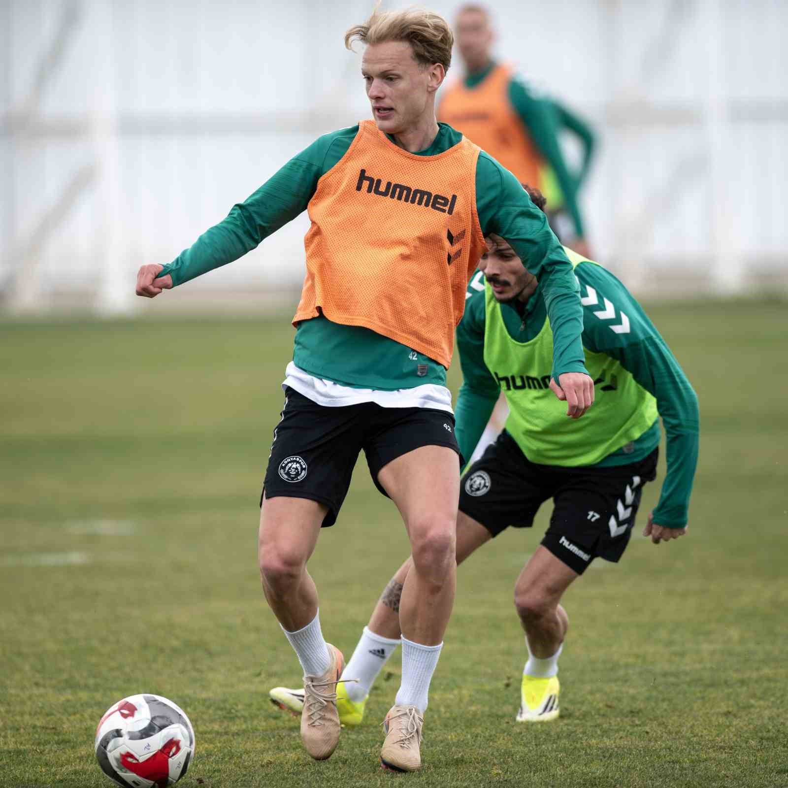 konyaspor galatasaray maci hazirliklarina devam etti 2 l1bbIFRf