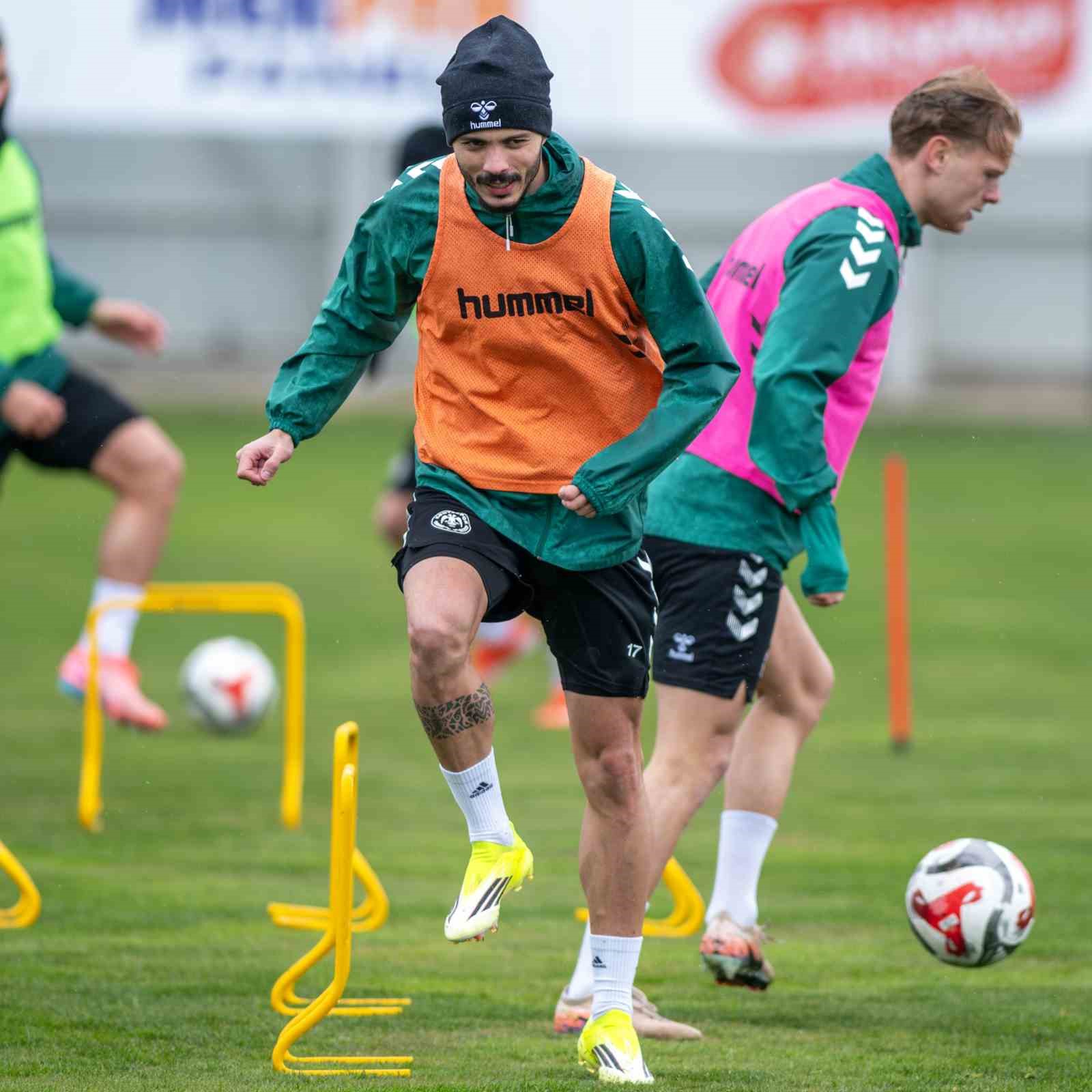 konyaspor galatasaray maci hazirliklarini surdurdu 1 n7v2cJ17