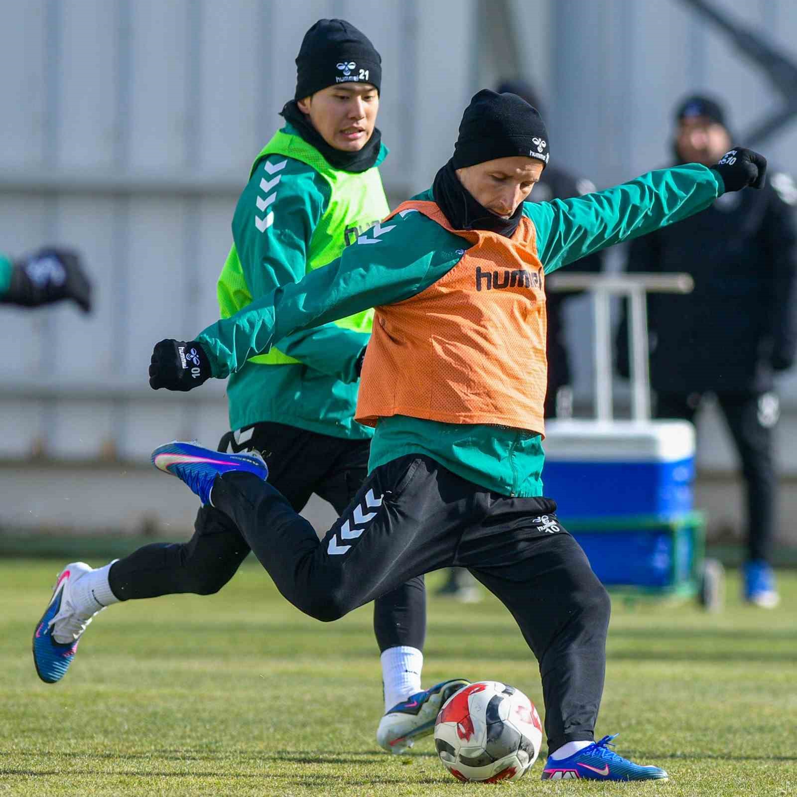 konyaspor gaziantep fk macinin hazirliklarina basladi 0 l22kNR9A
