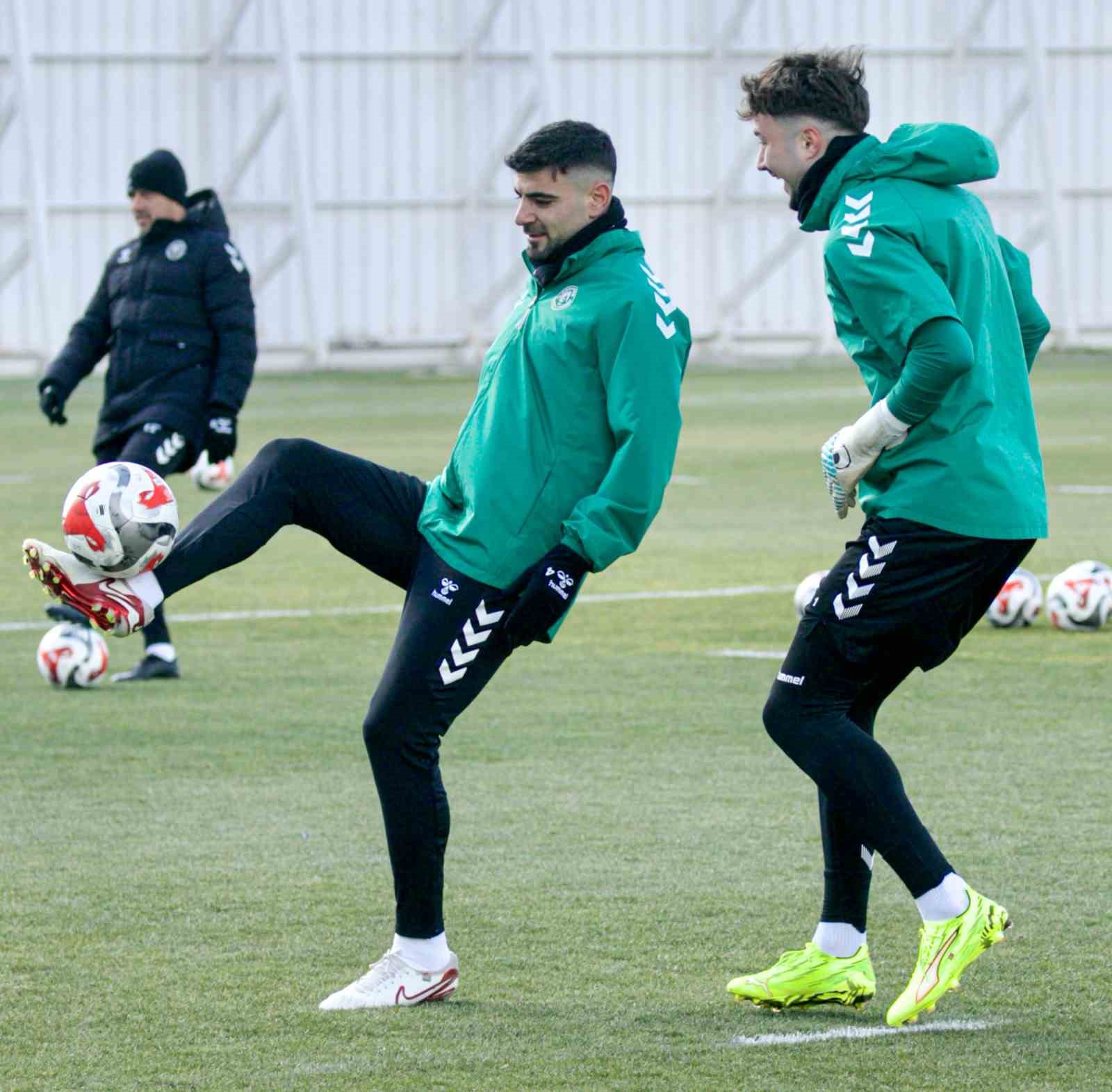 konyaspor rams basaksehir maci hazirliklarini tamamladi 0 YLFae1us