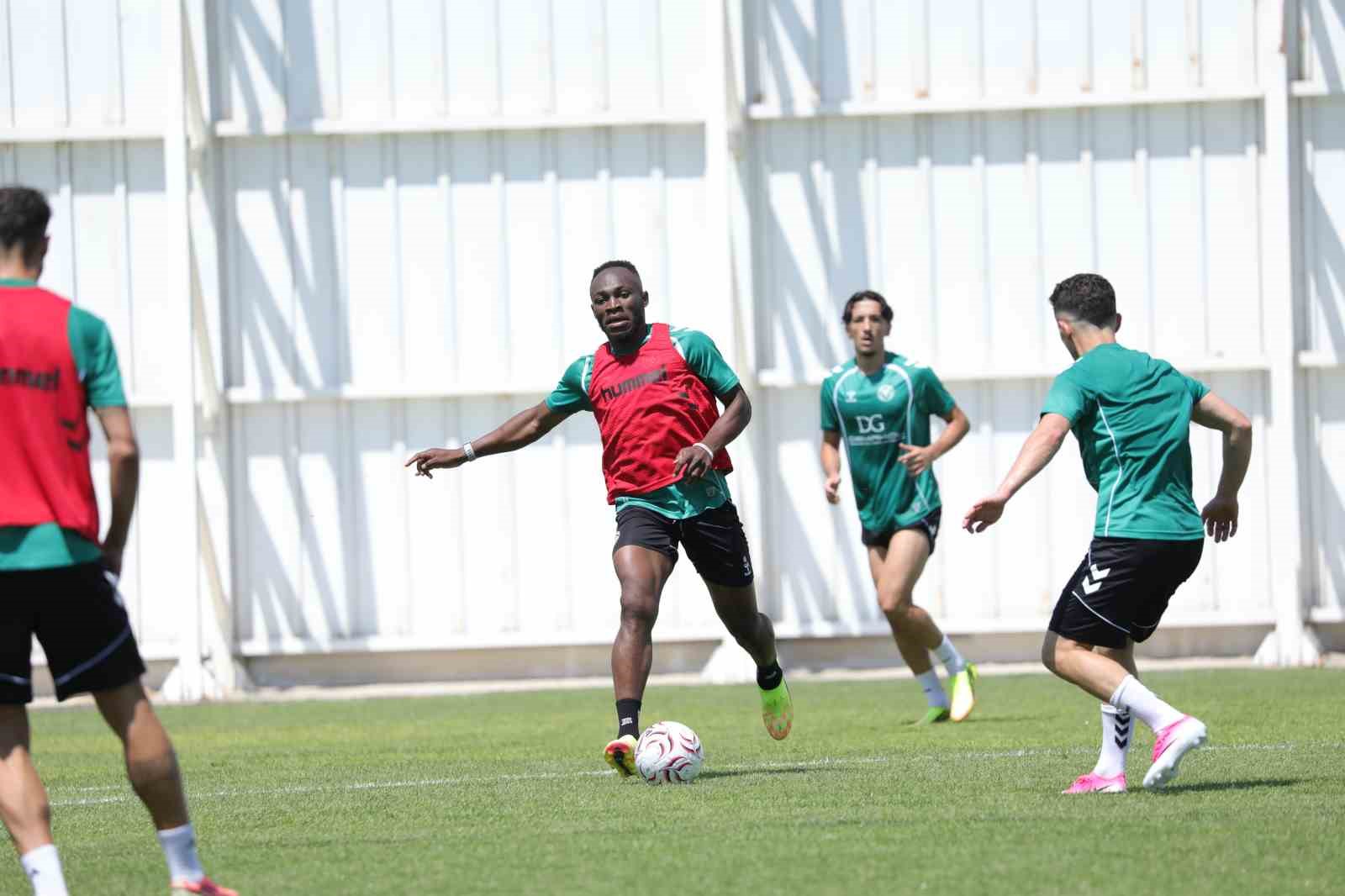 konyaspor yeni sezon hazirliklarina devam ediyor 0 lb65YG97