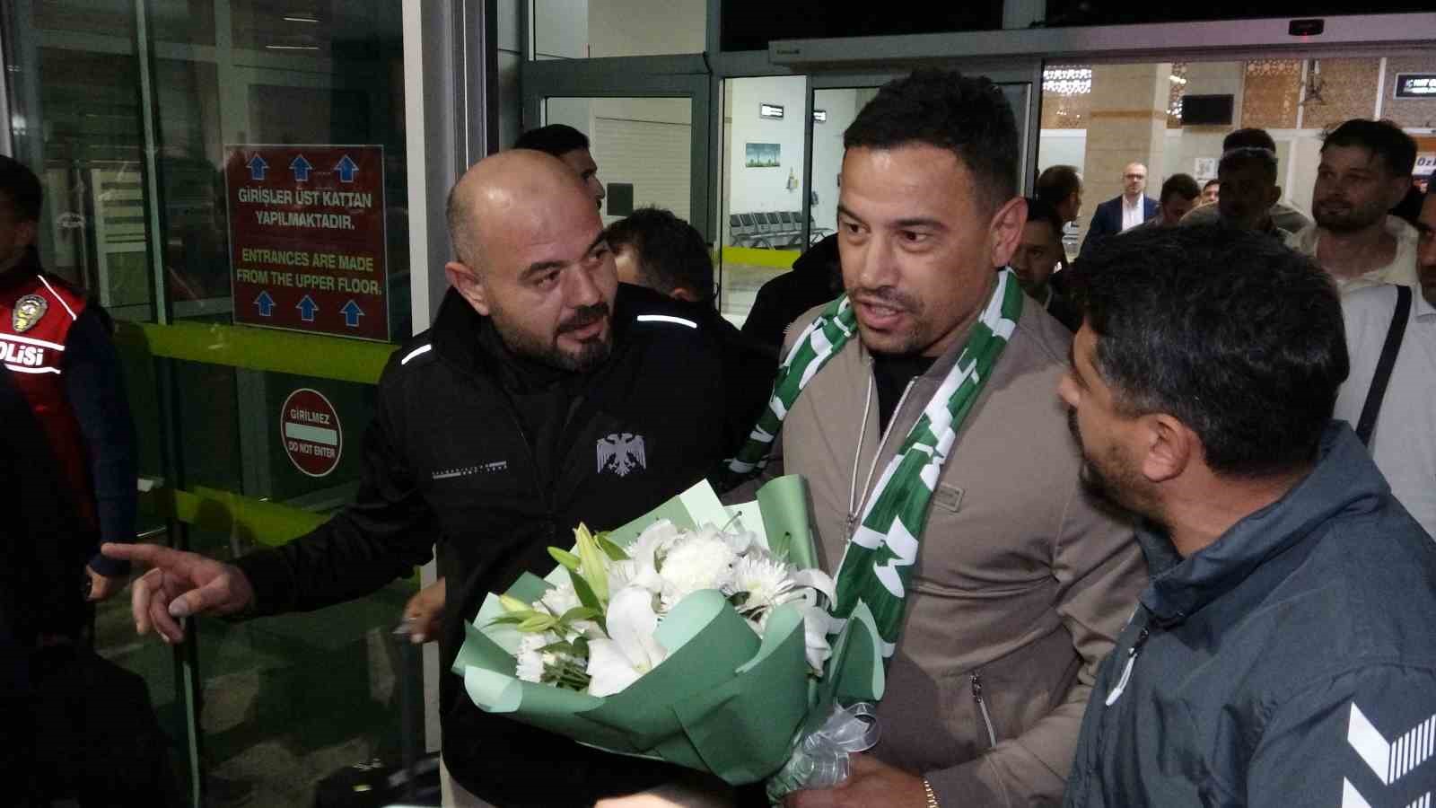 konyasporun yeni teknik direktoru cagdas atan konyaya geldi 0 6cauK5GK