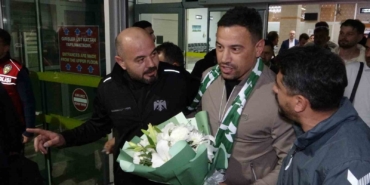 konyasporun-yeni-teknik-direktoru-cagdas-atan-konyaya-geldi-QbfyXMcs.jpg