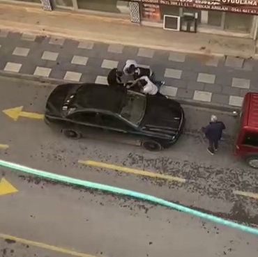 kooperatif-kavgasinda-kan-dokuldu-2-kisi-oldu-2-kisi-yaralandi-AnlhHUJR.jpg