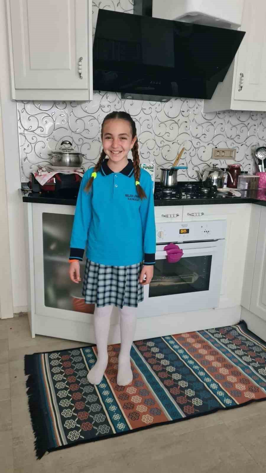 kopek saldirisiyla hayalleri yarim kalan 10 yasindaki mahraya mezari basinda buruk anma 4 k5PmgkYG