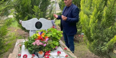 kopek-saldirisiyla-hayalleri-yarim-kalan-10-yasindaki-mahraya-mezari-basinda-buruk-anma-w1knZrFN.jpg