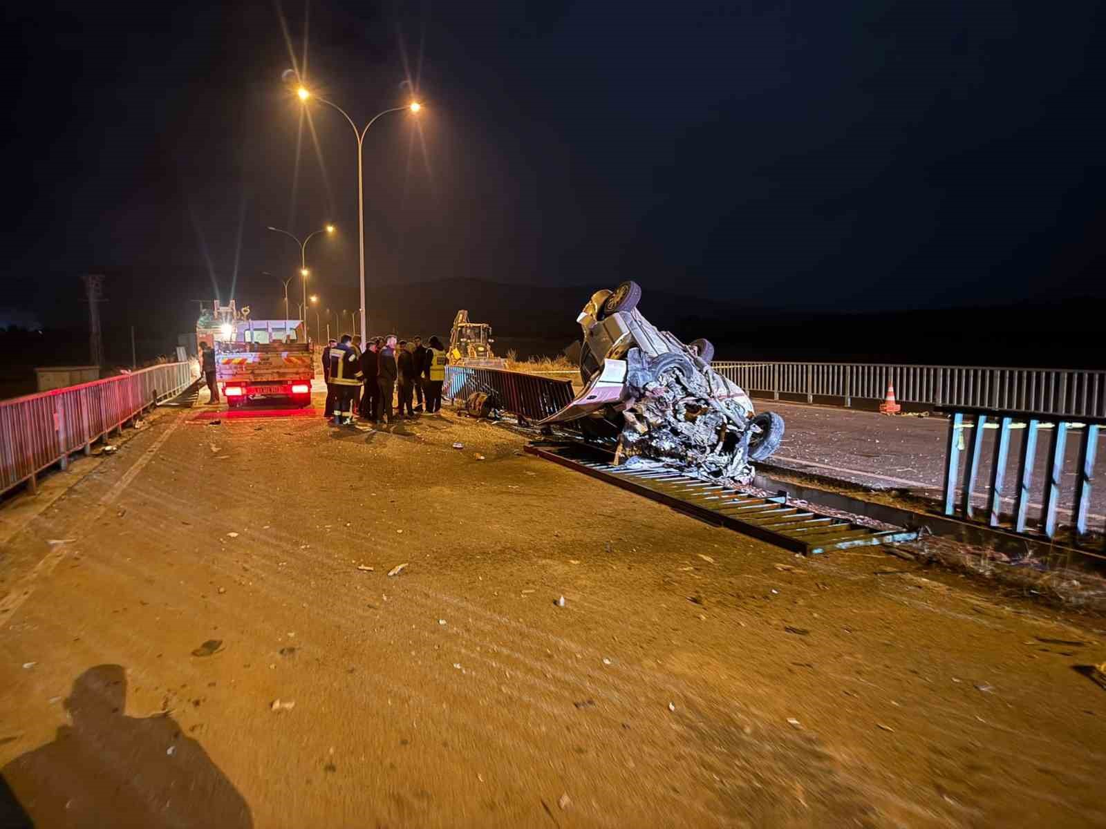 kopru demirlerine carpan arac hurdaya dondu 1 olu 3 yarali 2 V6LWrfG6