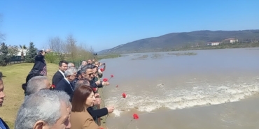 kopru-faciasinda-hayatini-kaybedenler-14-olum-yilinda-anildi-Q1KgViww.jpg