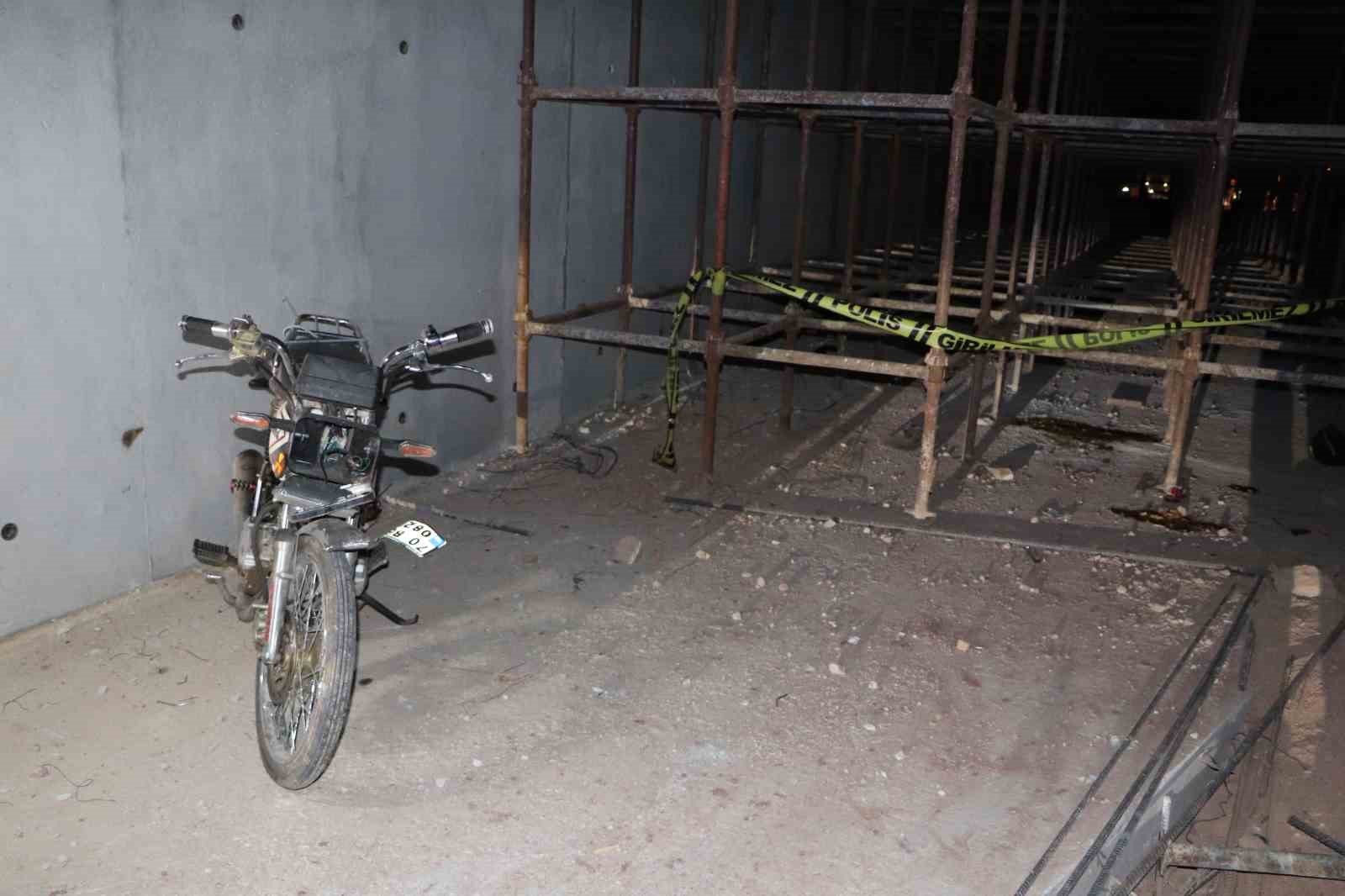 kopru insaatinin iskele demirlerine carpan motosikletli agir yaralandi 4 sHXsAr6v