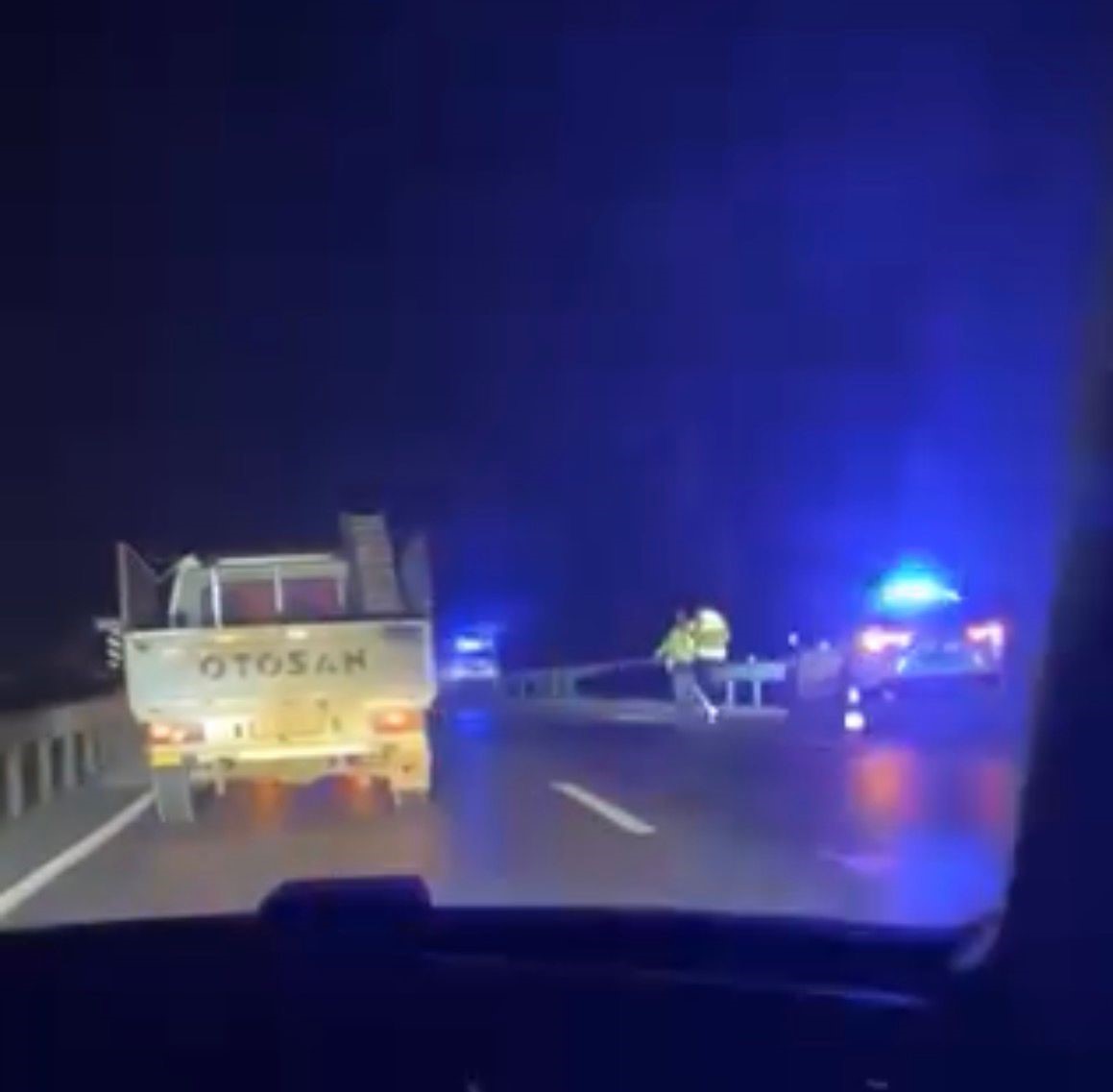 kopru ustunde carpisan otomobiller bahceye uctu 1 olu 4 yarali 1 E91JRAl7