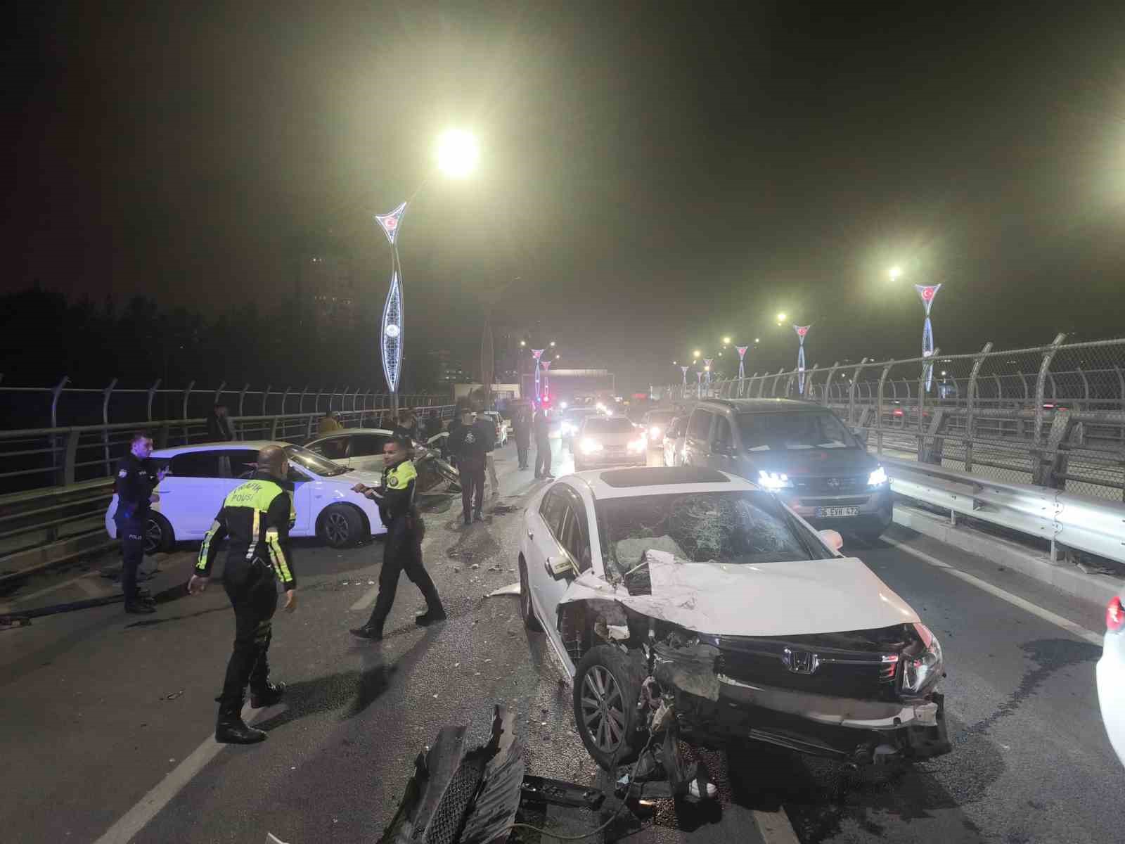 kopru uzerinde zincirleme kaza 4 yarali 0