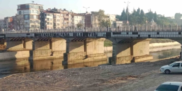 koprudeki-dokulmus-yazi-mustafakemalpasada-bakimsizligin-sembolu-oldu-Mi2lRGhe.jpg