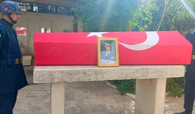 kore-gazisi-ahmet-orhan-gulez-son-yolculuguna-ugurlandi-Qz1FHFXt.jpg